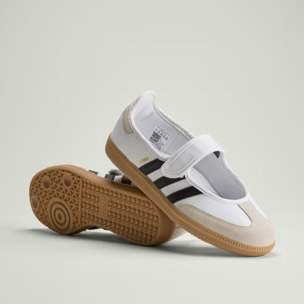 Brand new never worn samba Jane’s size 7 New with box. Hard to get